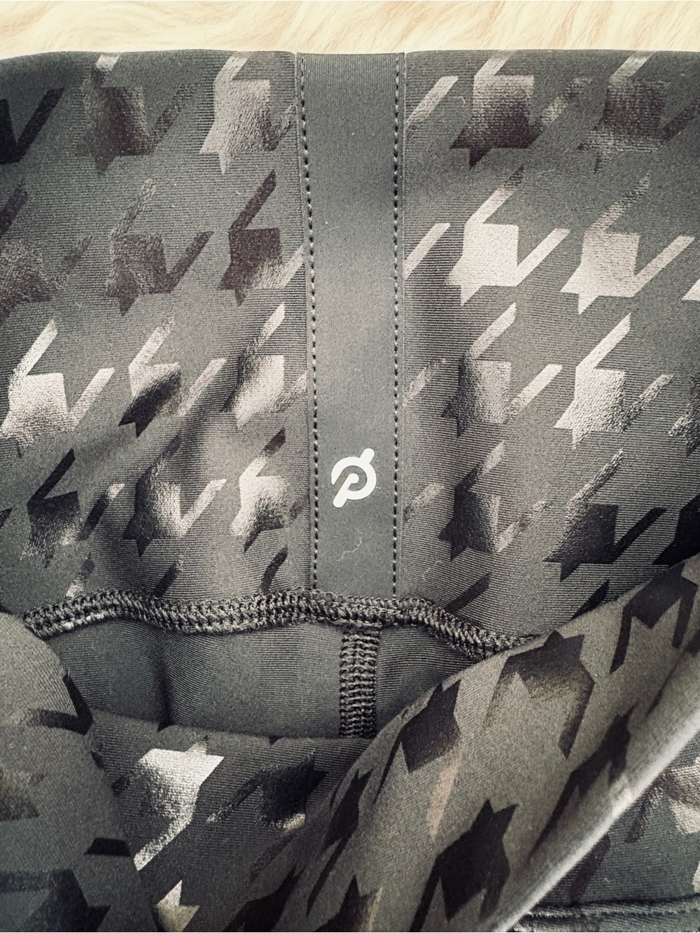 Lululemon Peloton Limited Edition NWOT Shiny Black Houndstooth High-Waist Leggin - Picture 5 of 7